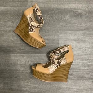 Jessica Simpson wedges size 8